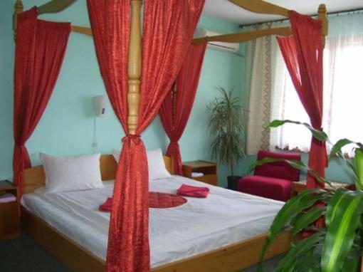 Family Hotel Natalis Hiszarja Kültér fotó