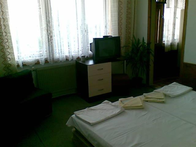 Family Hotel Natalis Hiszarja Szoba fotó